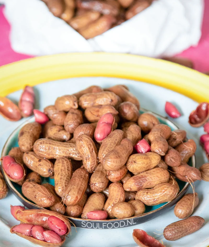 boiled green peanuts pinda herebe gekookte rauwe doppinda's