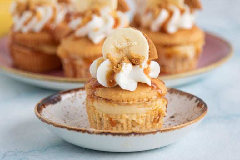 cupcakes met banaan custard en karamelsaus recept