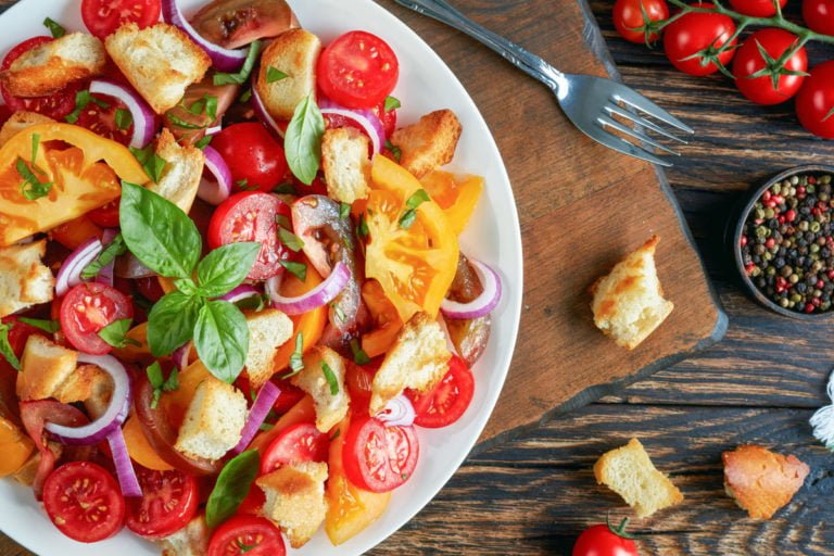 panzanella italiaanse salade met brood en tomaten recept zelf maken