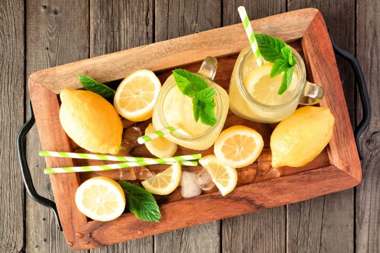 zelfgemaakte limonade citroenlimonade