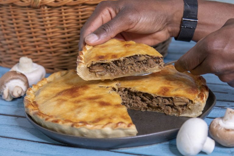 hartige taart gehakt champignons recept