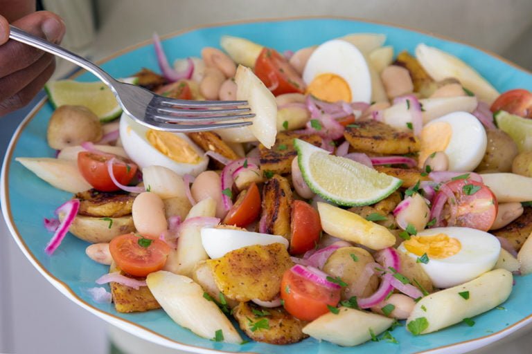 maatijdsalade met asperges en tostones soulfood jurino