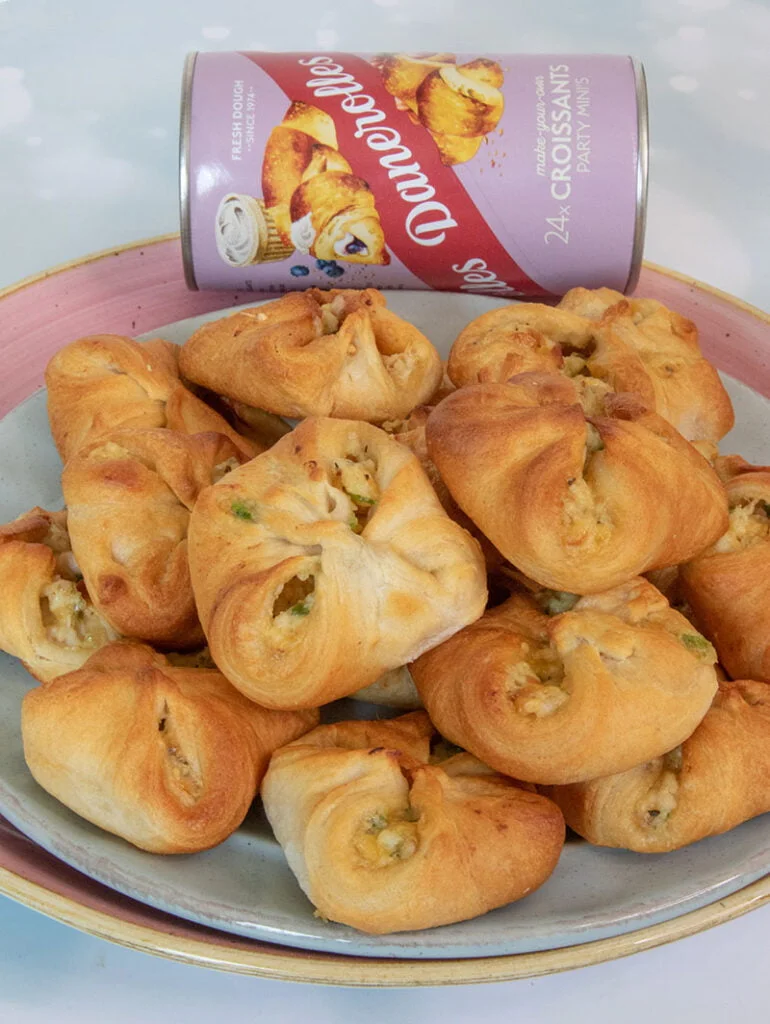 quick chicken cream cheese patties pastechi croissant dough Danerolles