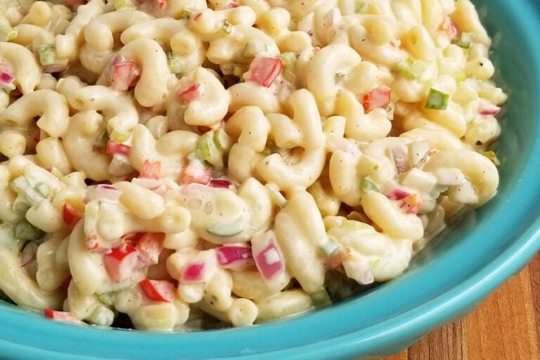 macaronisalade. Antilliaanse salada di macaroni. Antilliaans recept. Jurino, super dushi chef.