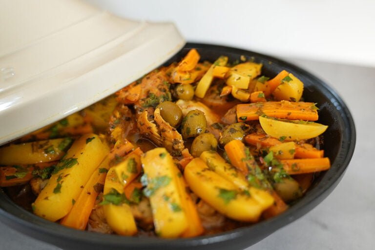 tajine met kip en ingemaakte citroen. Naar Marokkaans recept