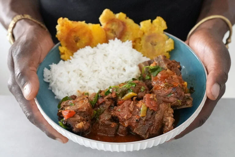 chivo guisado, Dominican recipe for stewed goat meat