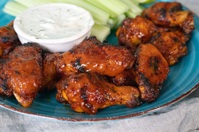 Buffalo Wings - chicken wings met buffalo saus. Amerikaans recept
